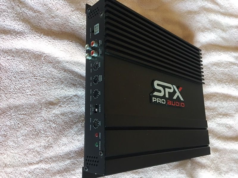 SPX Pro Audio 1400 Watts car Amp in excellent Conditions