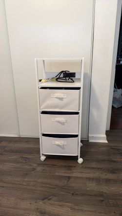 Spacious stand with drawers