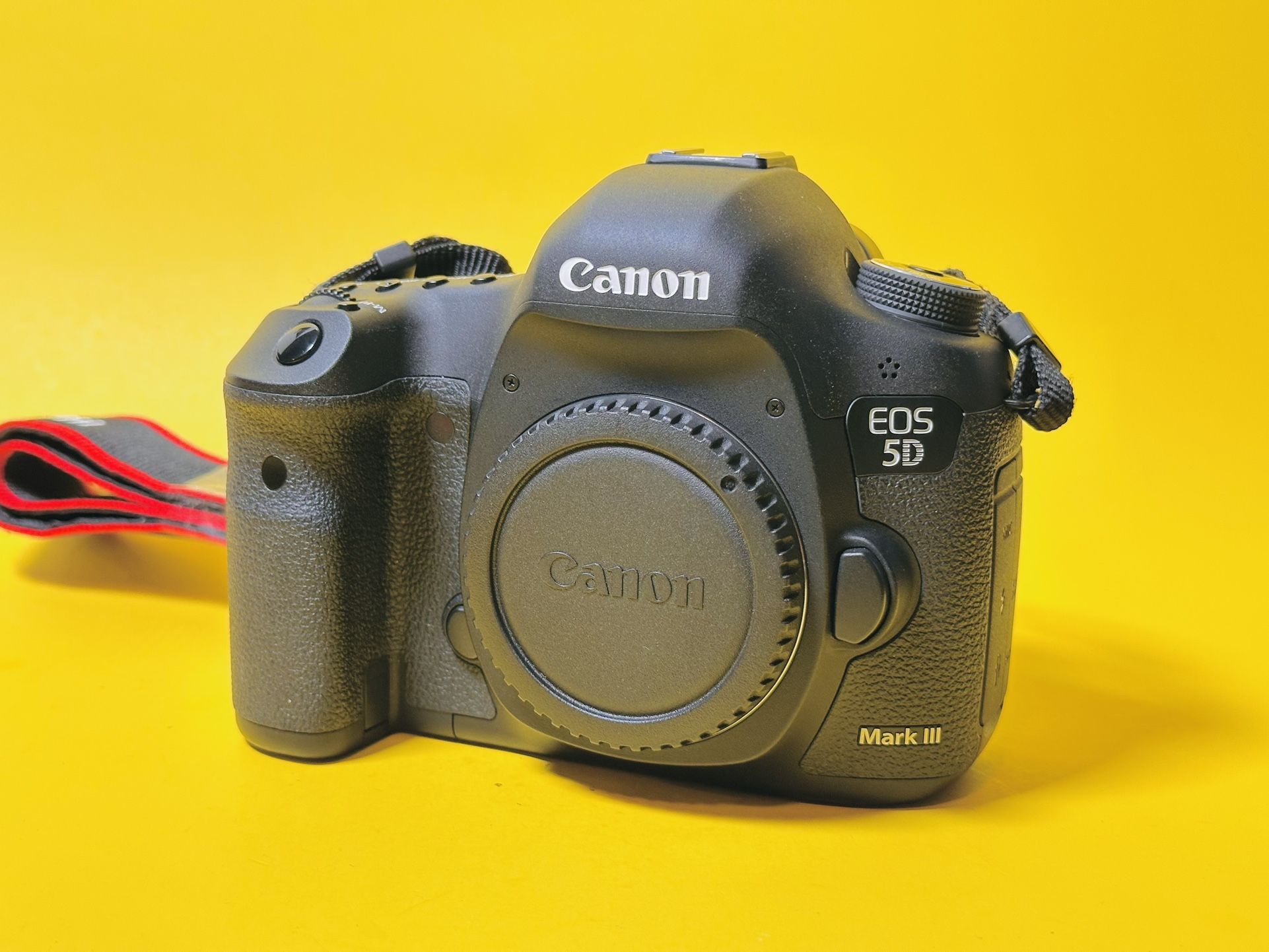 Canon 5D Mark III - Body Only (Very low shutter count)
