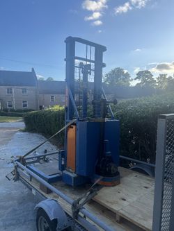 Blue Giant Walker Forklift/Stacker