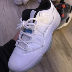 Legend Blue Low 11s Size 11.5