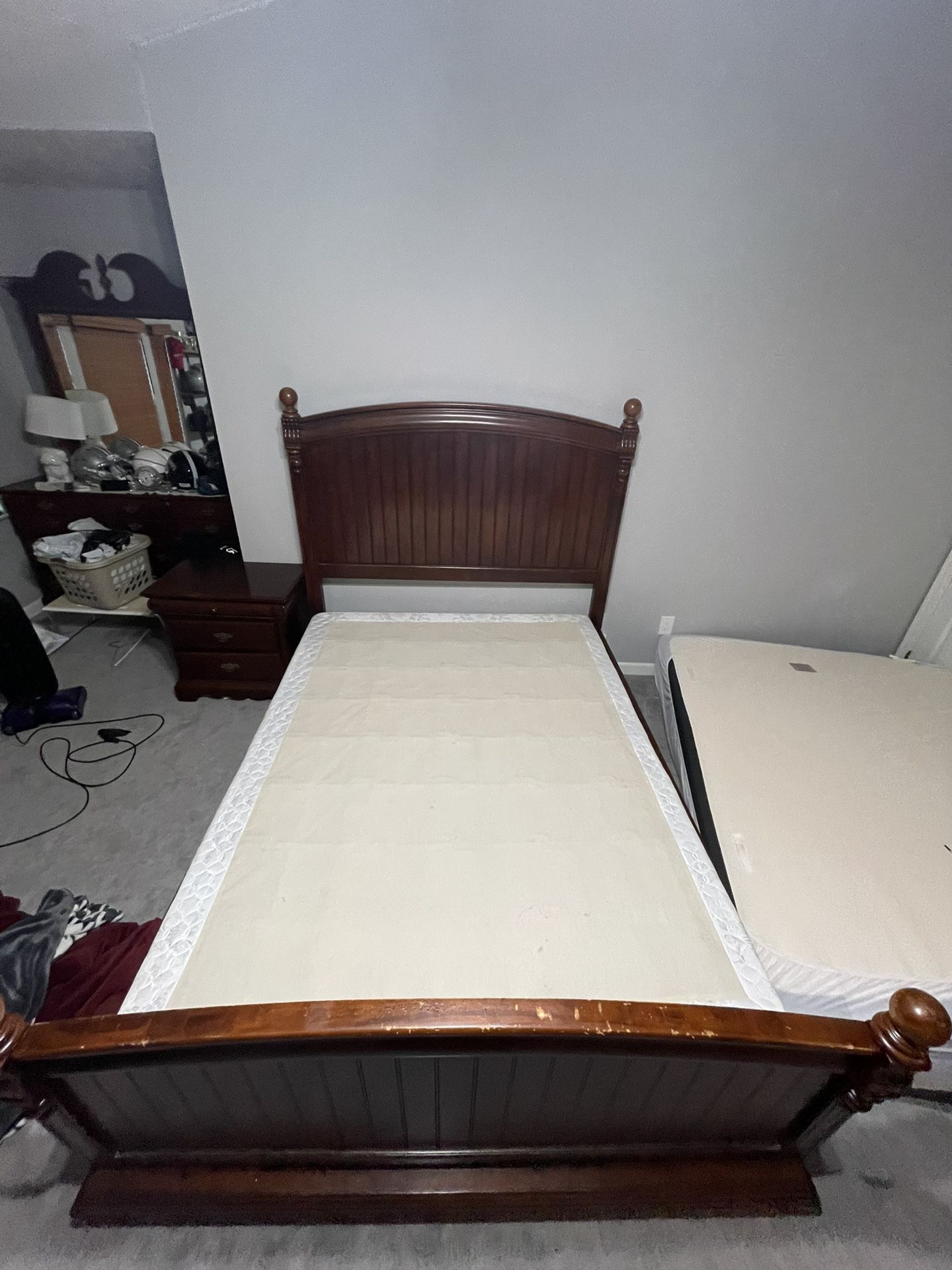 bed room furniture, brown, king -queen 