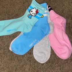 Hello Kitty 5 Pack Sanrio Crew Socks