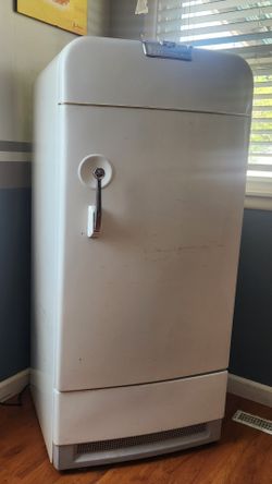1950 Frigidaire Refrigerator GM 1 of a kind!