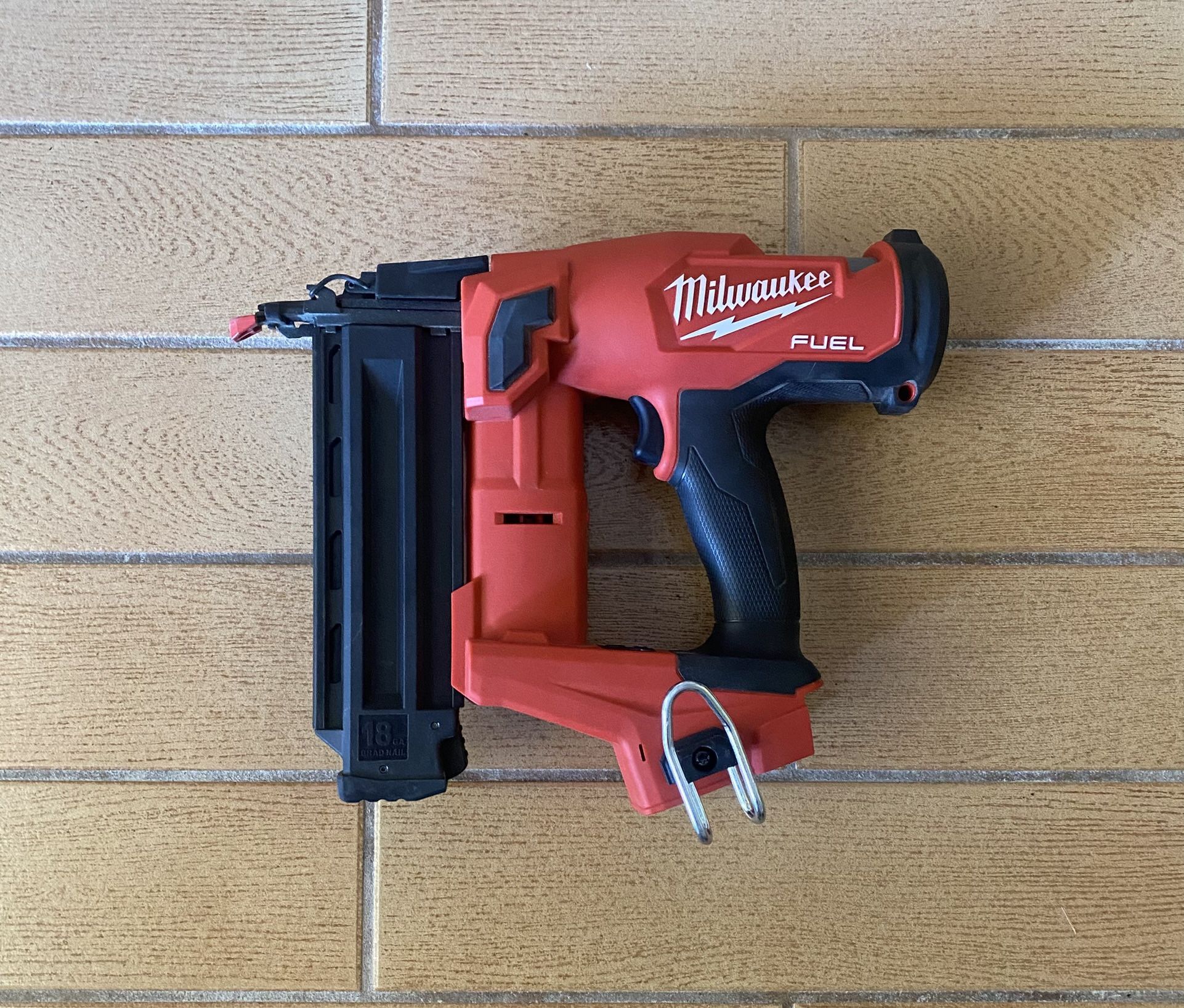 Milwaukee M18 Fuel 18 Gauge Brad Nailer