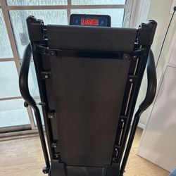 Confidence Fitness Folding Treadmill