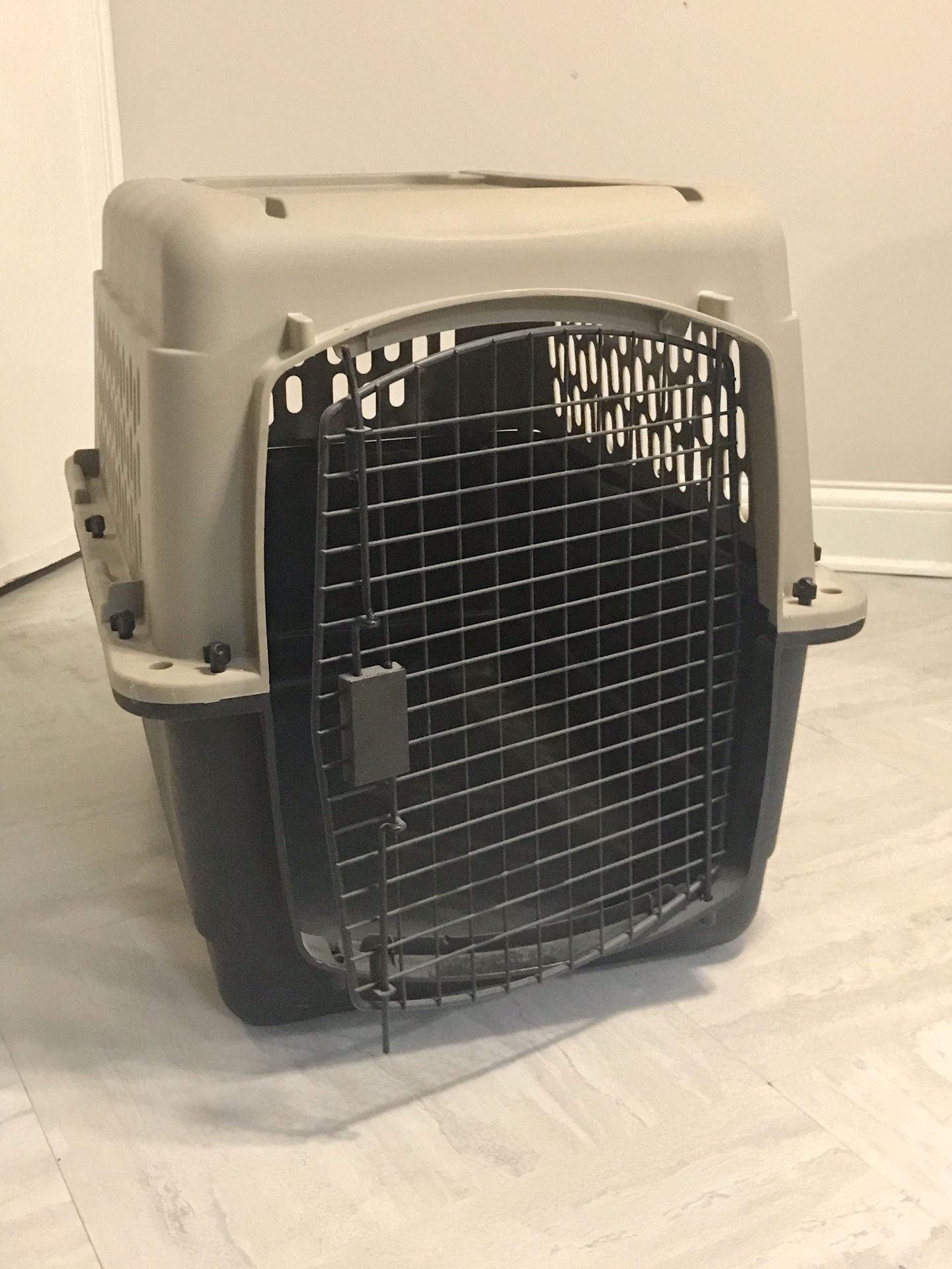 Great Choice Large Dog Carrier in amazing condition