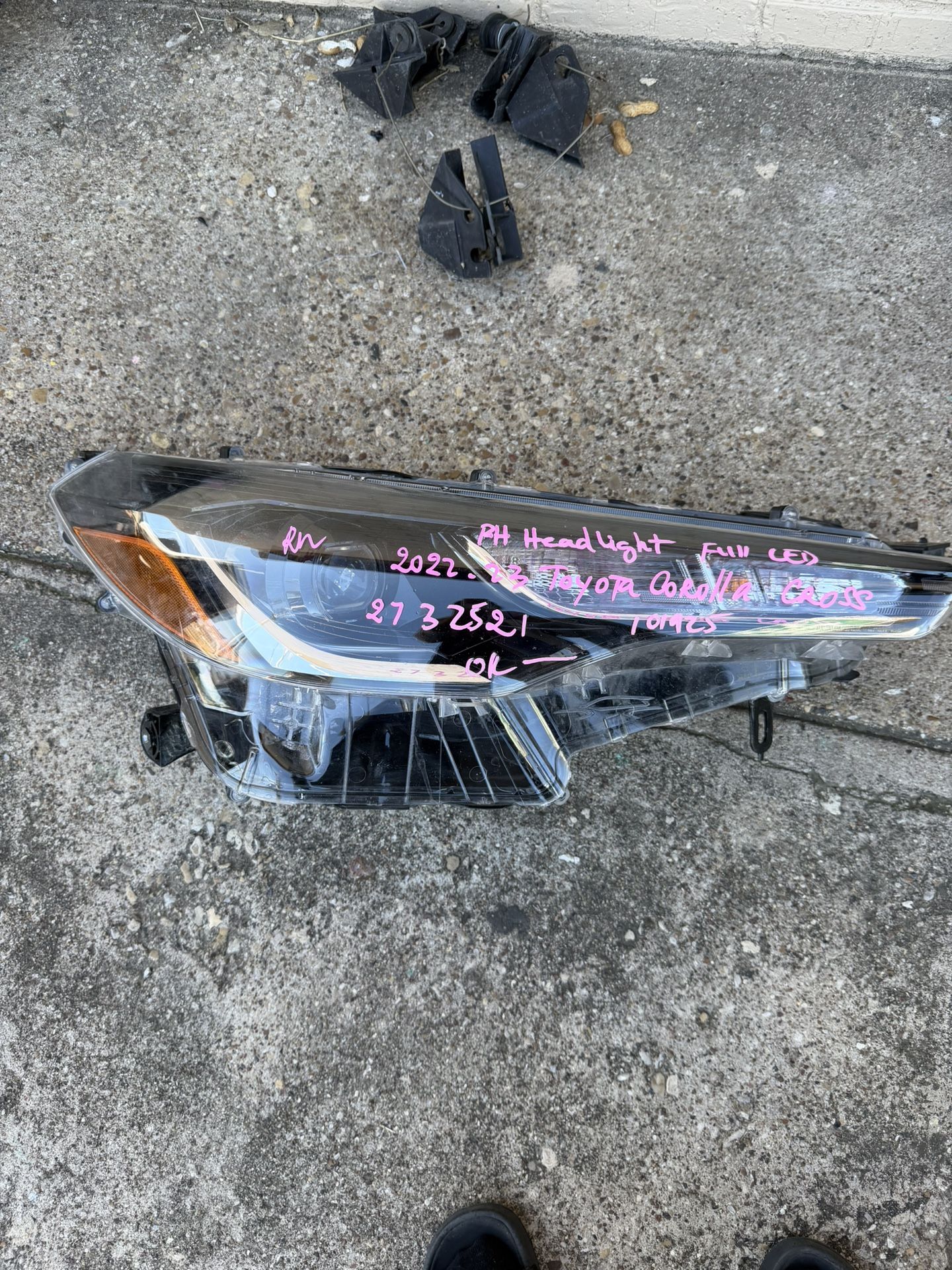 2023 Toyota Corolla Cross Right Headlight