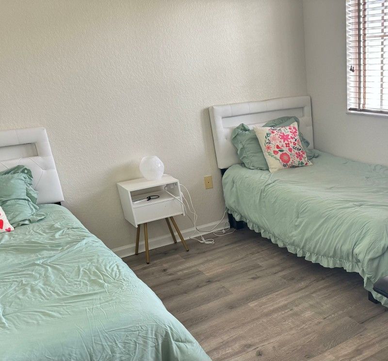 Twin Size Bed Complete 