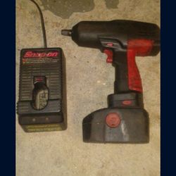 Snap-On CT3850 1/2" 18 Volt Cordless Impact Wrench