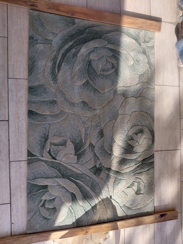 Moda Beautiful Carpet Need Gone Asap!!!!!