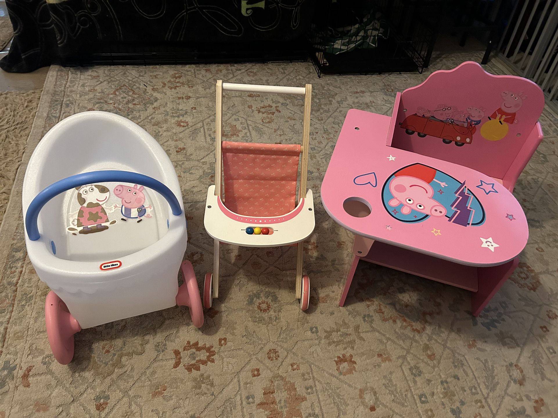 Peppa Pig desk/ Eating Table W/ Strollers (3 Pc s)