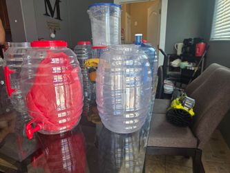 Aguas frescas containers