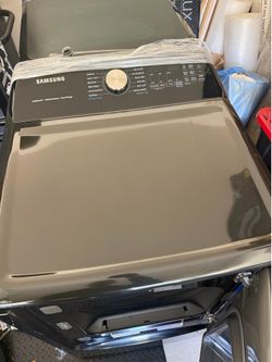 Samsung washer/dryer Set and table