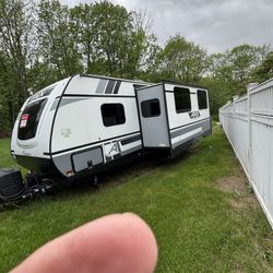 2021 Coachman Apex Ultralite