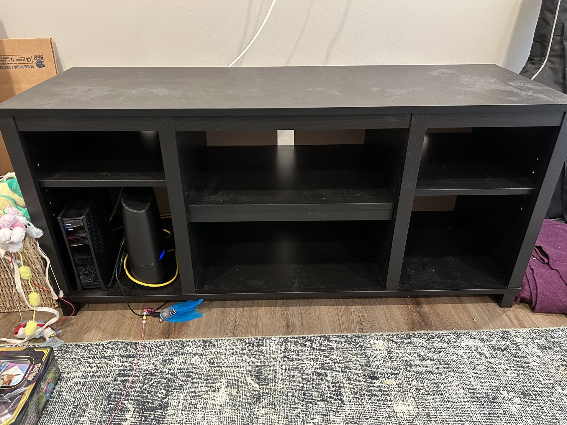 TV Stand (Free)