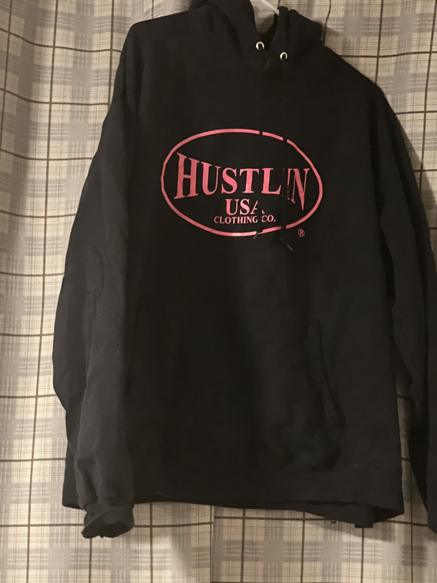 Hustlin black Mens Large (42-44) drawstring hoodie