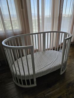 Stokke Sleepi Crib, Mattress, Toddler Conversation Kit