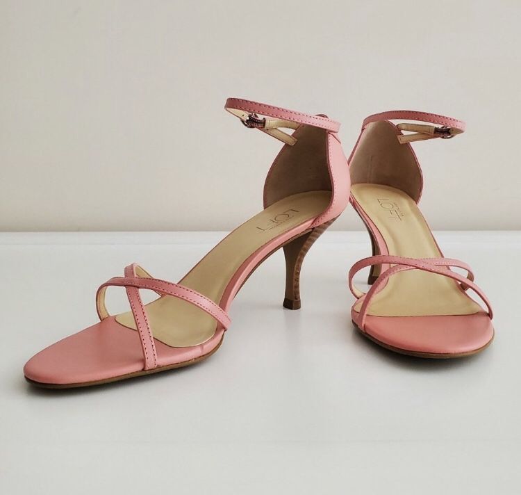 Ann Taylor Loft Leather Ankle Strap 3” Wood Heel Sandals | Like New | Size 8W | Pink  