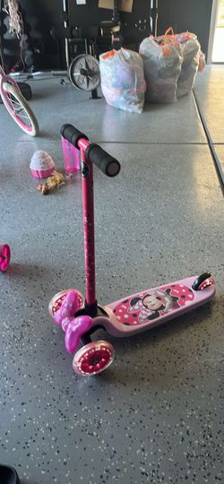Children’s Minnie Mouse Scooter