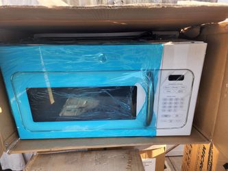 Brand New Microwave 