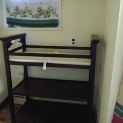 Graco Changing Table with Changing Pad Included