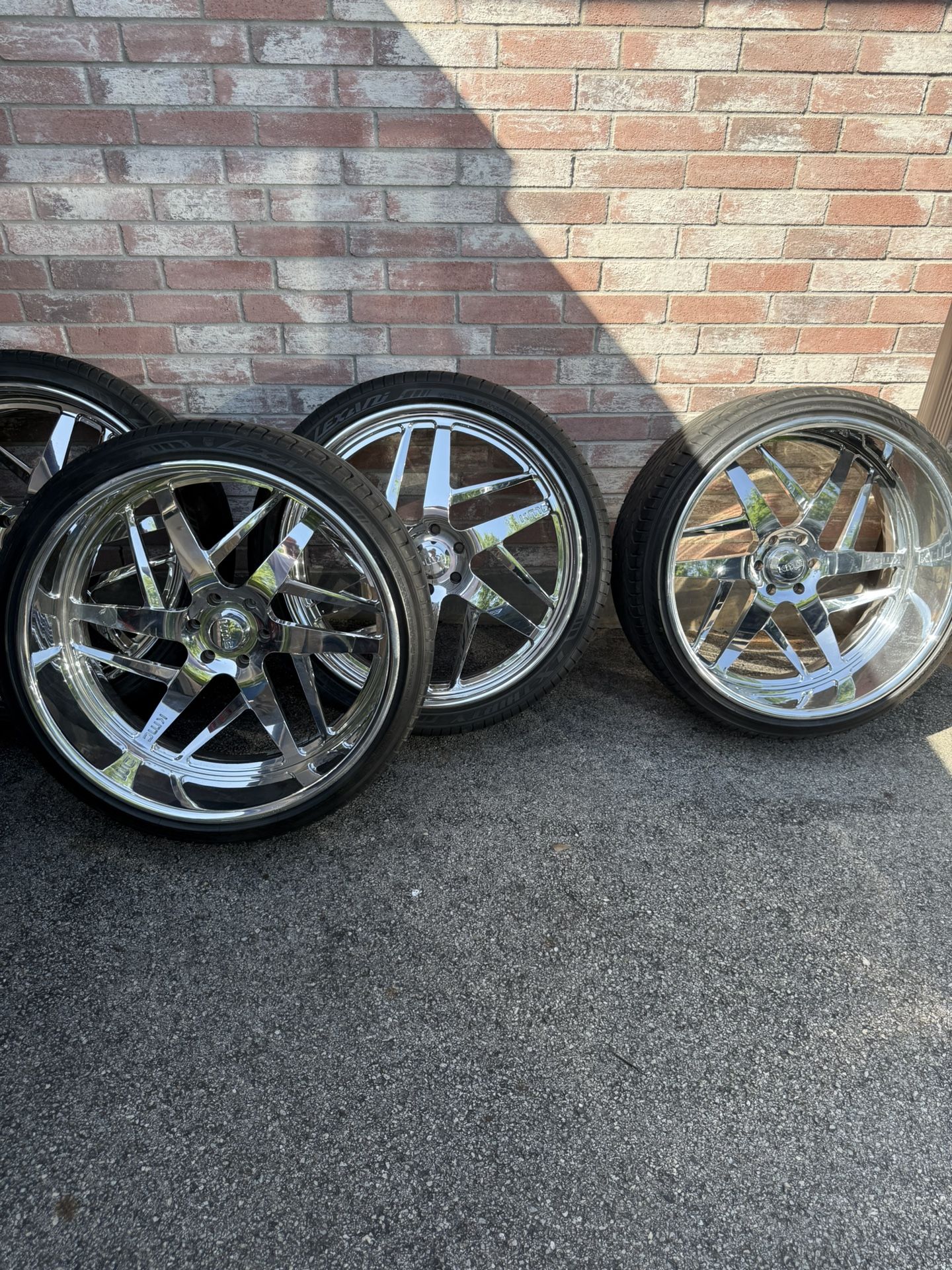 Houston Billets Rim Kmc Billet Wheels 26s for Sale in Houston, TX - OfferUp