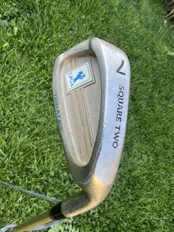 Ladies RH 7 Iron with graphite Shaft by LIGHT & EASY