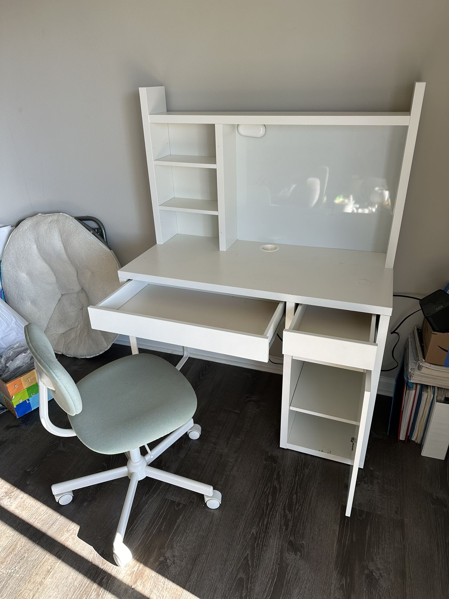 White Desk With Whiteboard And Shelves  (IKEA MICKE & BLECKBERGET)