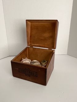 Vintage 1940s recipe box