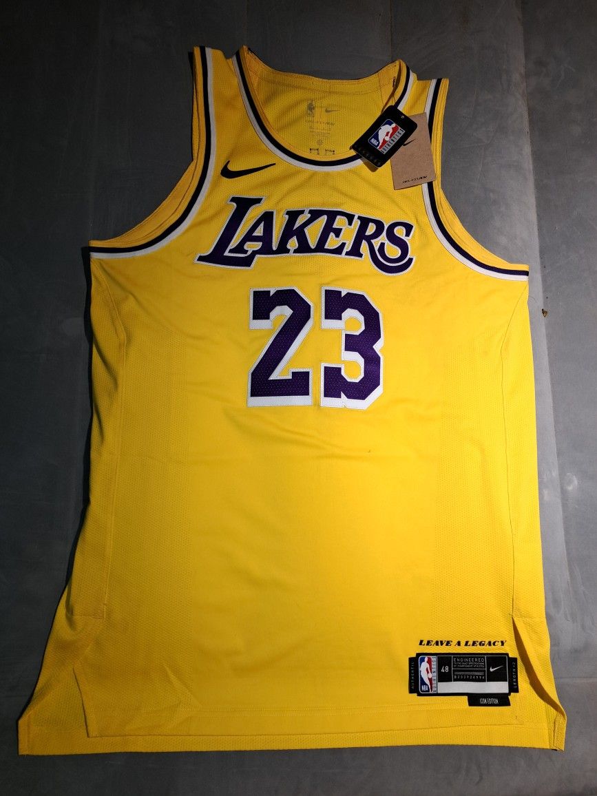 Authentic Lakers Jersey #23 LeBron James
