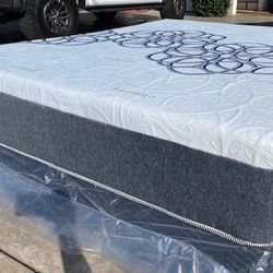 King Bamboo Cool Gel Memory Foam!••••