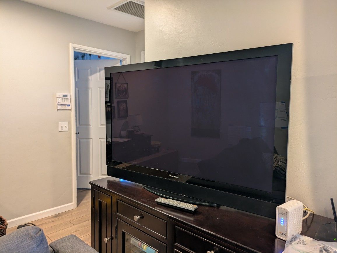 Pioneer Kuro PDP-5080HD 50” Plasma HDTV w/ Stand