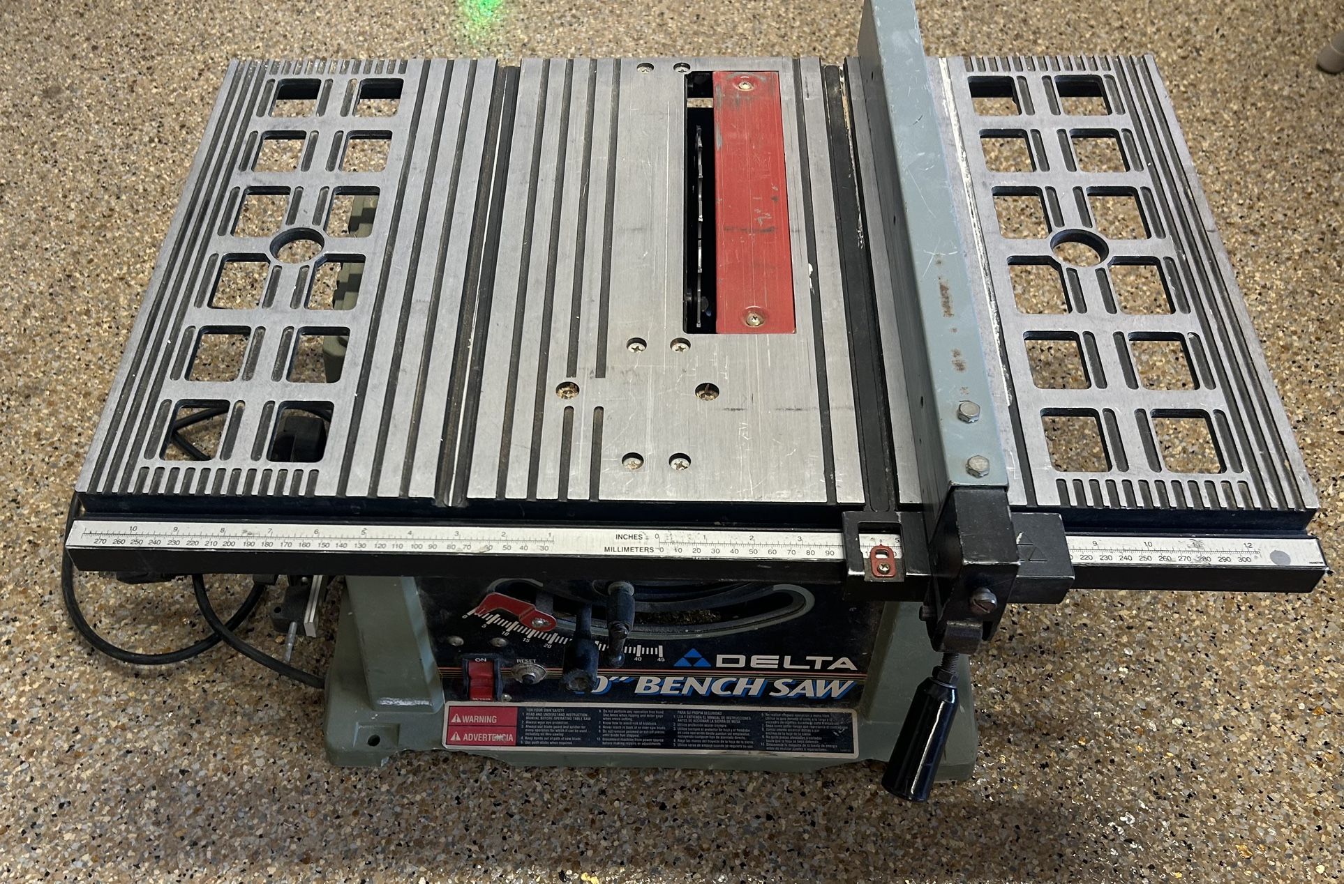 Delta 10” Table Saw-portable- Vintage Model