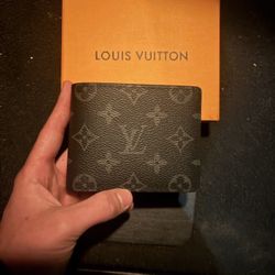 LV WALLET