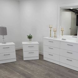 Dresser Whit Mirror And 2 Nightstands  - Cómoda Con Espejo Y 2 Mesitas De. Noche