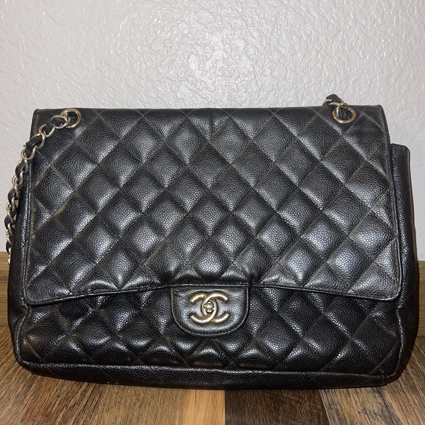 Chanel Vintage Classic Jumbo Single Flap Bag for Sale in Chandler, AZ -  OfferUp