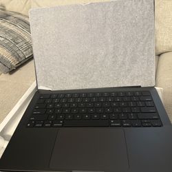 2024 MacBook Pro 14.2 Inch open Box 1TB