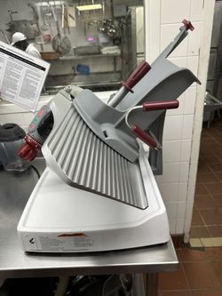 Berkel X13-PLUS 13” Manual Gravity Feed Meat Slicer 