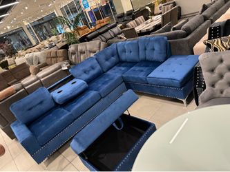 Sectional with storage ottoman ‼️ only $699‼️