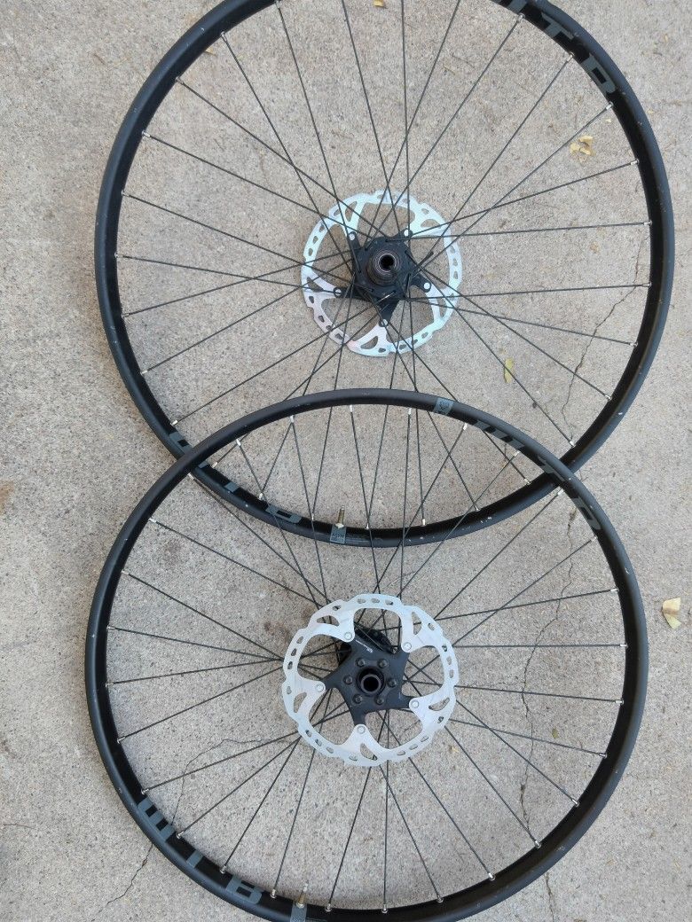Premium WTB 27.5 Tubeless Wheelset