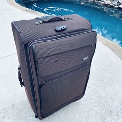 14x52x80 inch travel suitcase used but still in good condition 