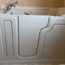 Safe step walk in tub 