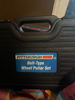 Bolt type wheel puller set