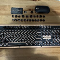 AZIO Retro Classic Mechanical Keyboard and mouse