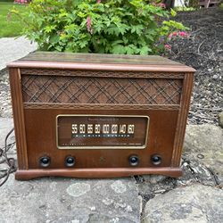 Vintage Emerson Radio 