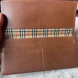 Burberry Checkbook Or Wallet 