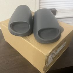 yeezy slides