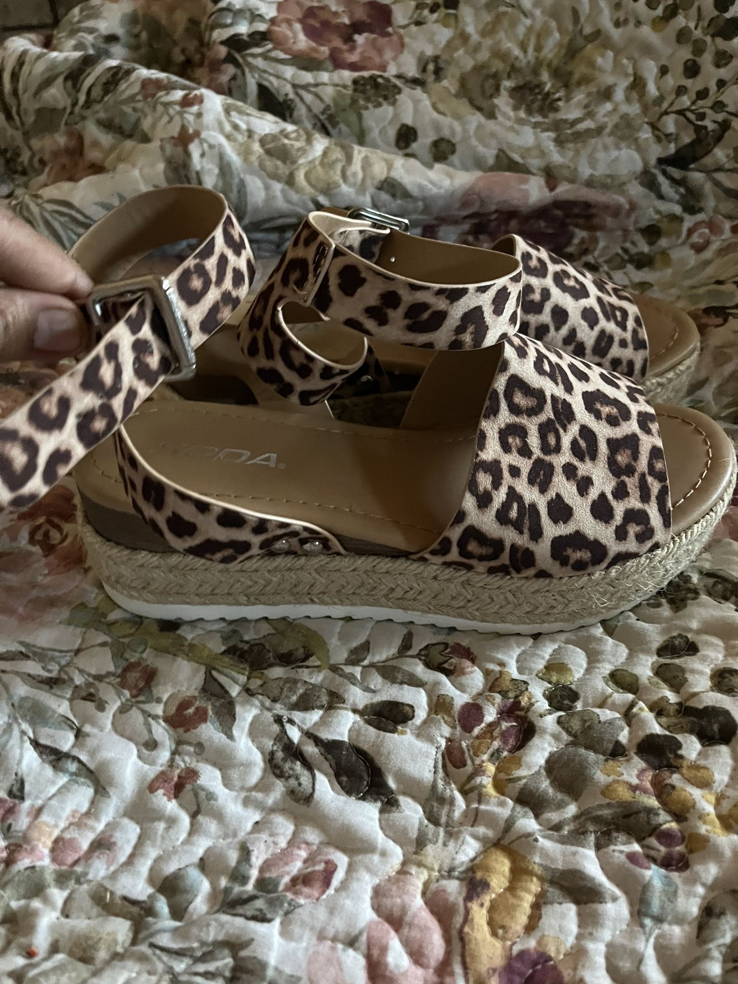 Women’s Shoe Size 7