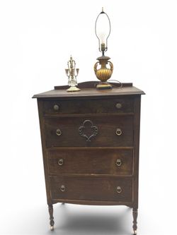Vintage solid wood dresser on caster wheels with 4 dovetail joint draws